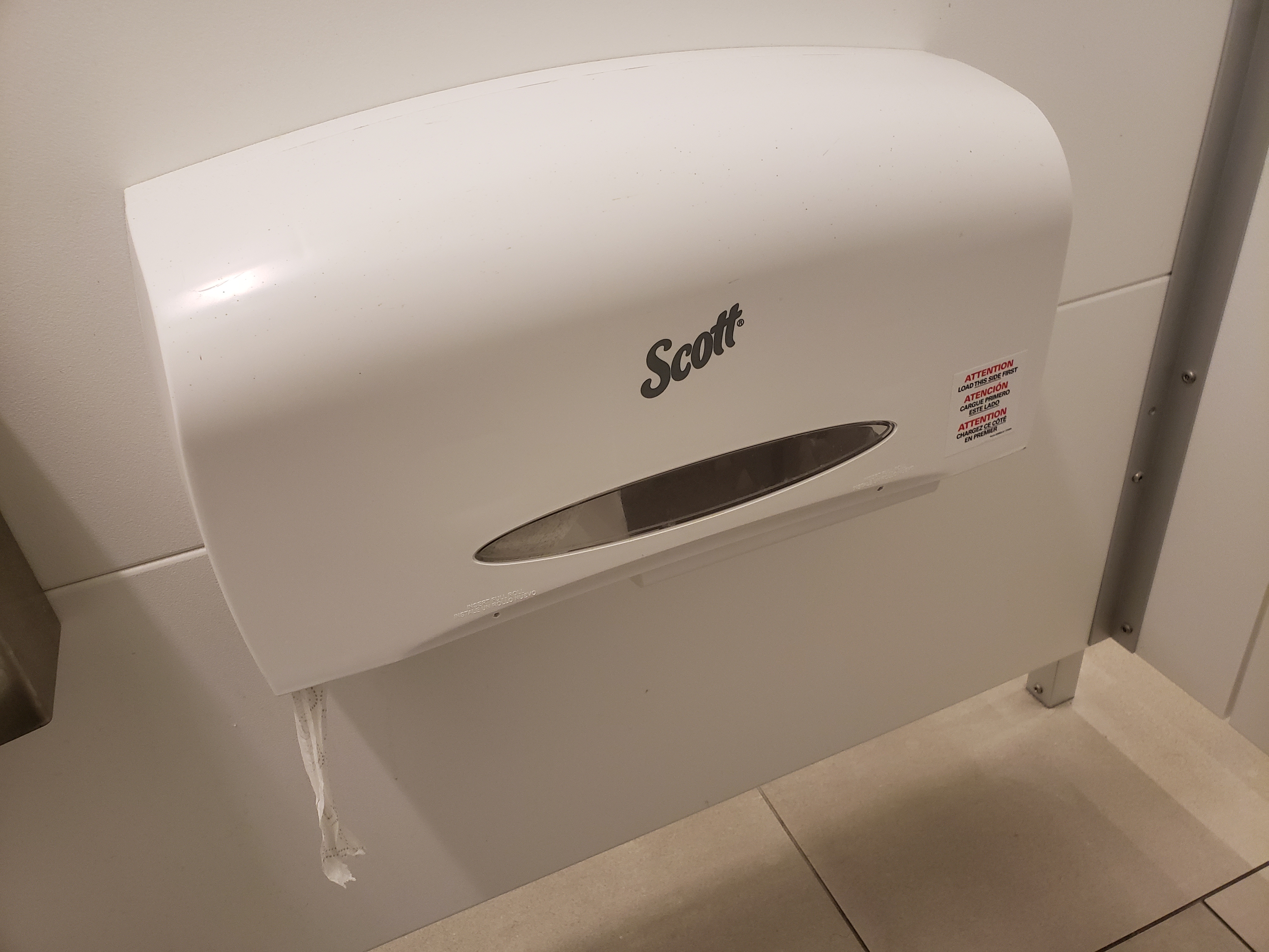 Toilet paper dispenser from above